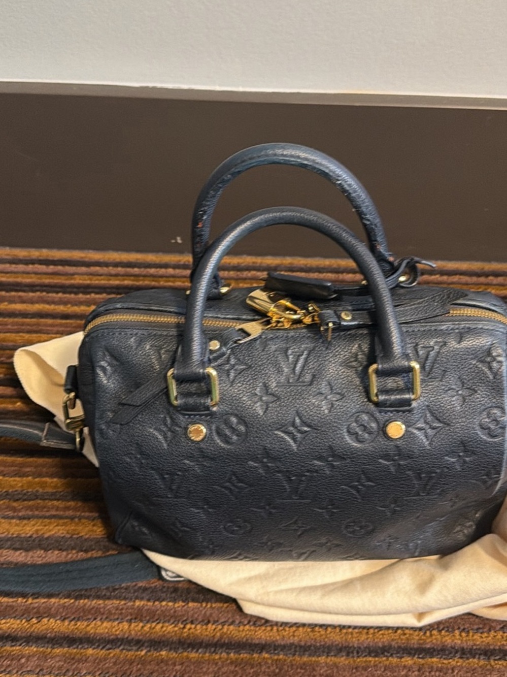Louis Vuitton Black Monogram Embossed Leather Speedy 25 Bandoulière